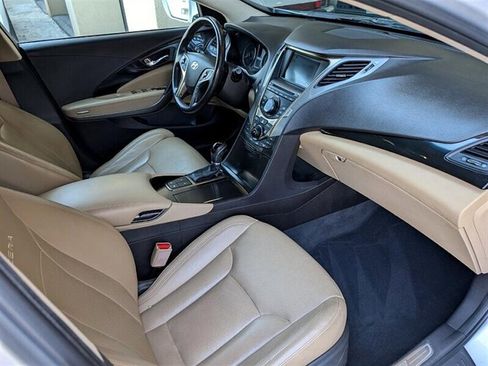 Used 2012 Hyundai Azera w/ Technology Pkg image 4