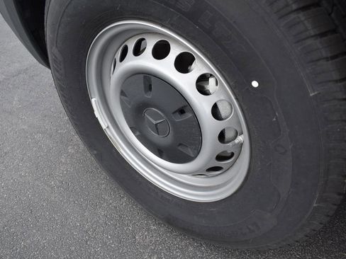 Used 2024 Mercedes-Benz Sprinter 144 Cargo image 15