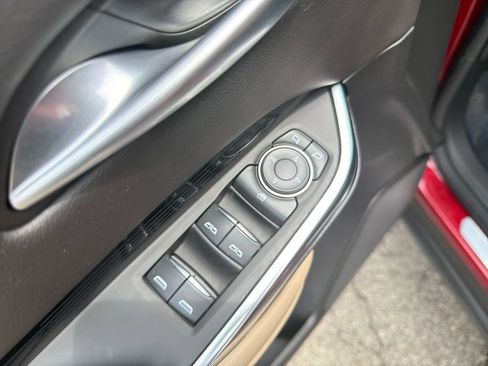 Used 2024 Cadillac XT4 Luxury w/ Cold Weather Package FWD image 15