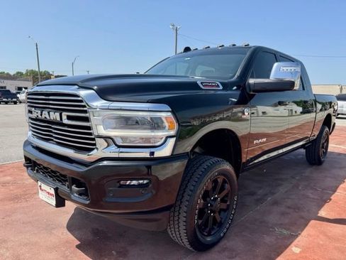 Used 2024 RAM 2500 Laramie AWD/4WD image 1