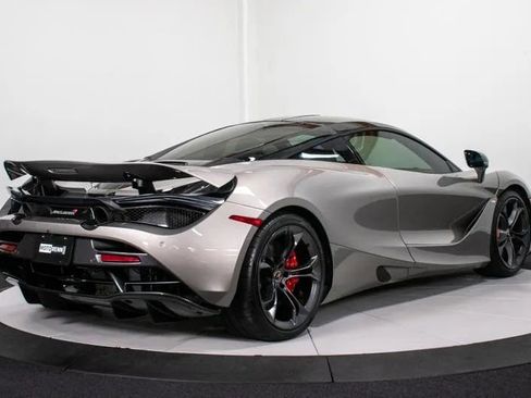 Used 2018 McLaren 720S RWD image 3