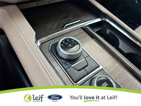 Used 2022 Ford Expedition Limited image 26