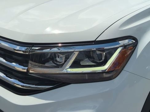 Certified 2023 Volkswagen Atlas SE image 7