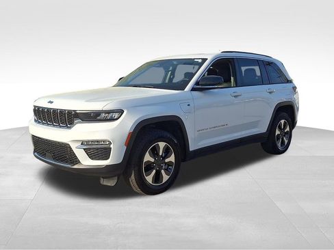 Used 2024 Jeep Grand Cherokee Limited 4xe AWD/4WD image 3
