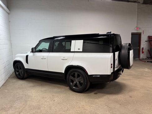 Used 2023 Land Rover Defender 110 X-Dynamic SE AWD/4WD image 10