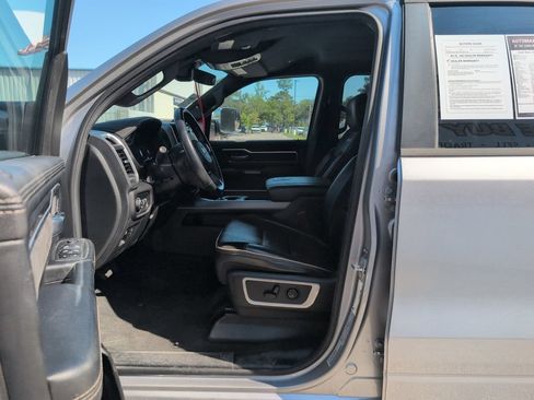 Used 2023 RAM 1500 Laramie AWD/4WD image 10
