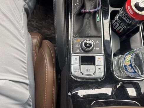 Used 2022 Kia Telluride SX w/ SX Prestige Package image 9
