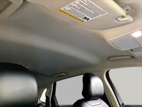 Used 2017 Ford Edge SEL w/ Equipment Group 201A FWD image 14