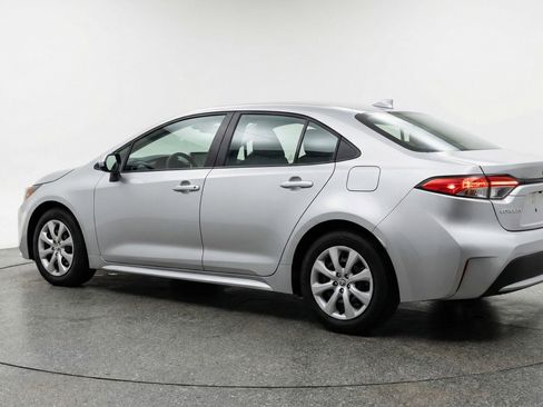 Used 2025 Toyota Corolla LE FWD image 6
