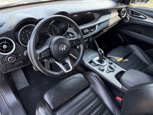 Used 2022 Alfa Romeo Stelvio Veloce AWD/4WD image 20