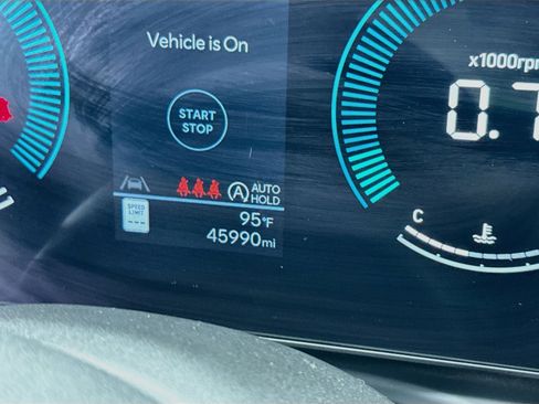 Used 2025 Hyundai Tucson SEL FWD image 19