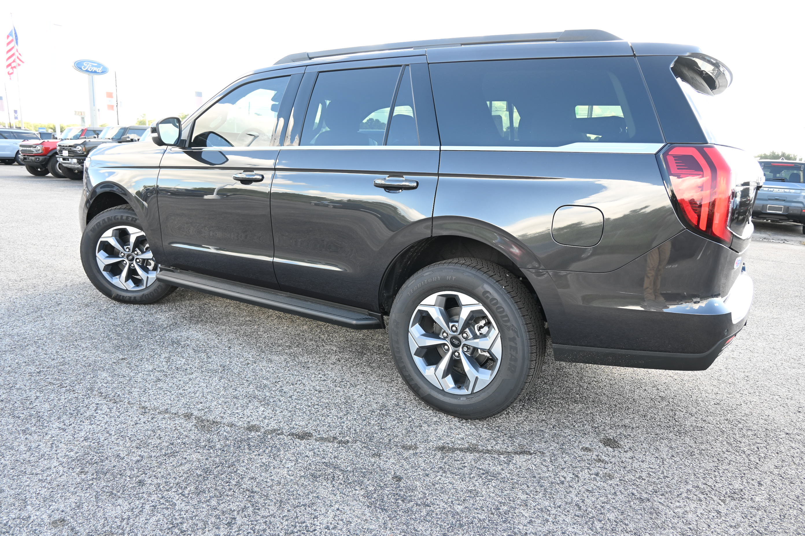 New 2027 Ford Expedition Active RWD image 7