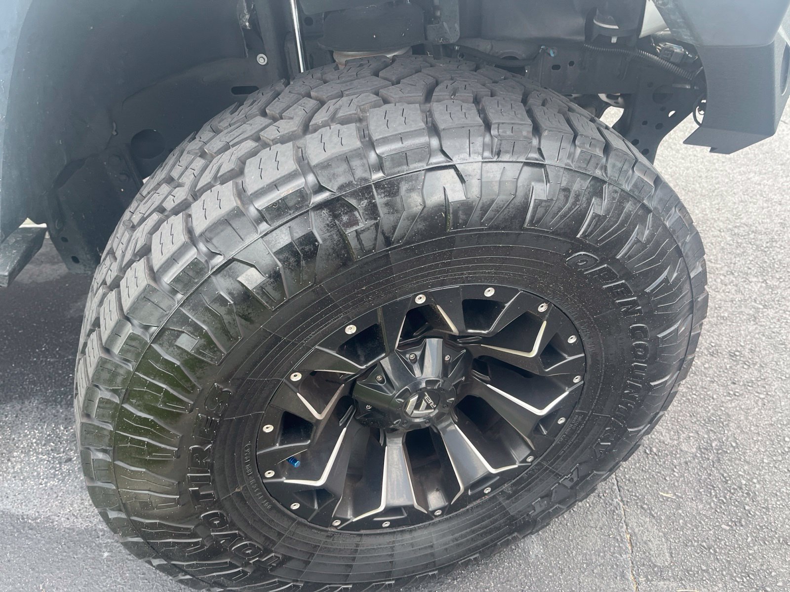 Used 2023 Jeep Gladiator Sport AWD/4WD image 2