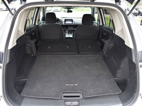 Used 2024 Nissan Rogue S FWD image 46