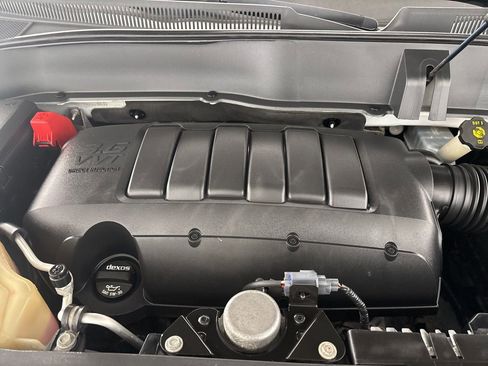 Used 2014 GMC Acadia SLE image 28