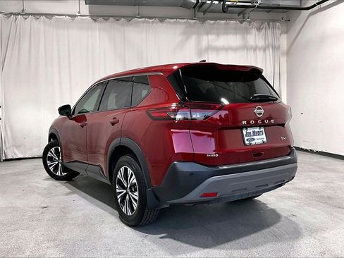 Used 2021 Nissan Rogue SV image 5