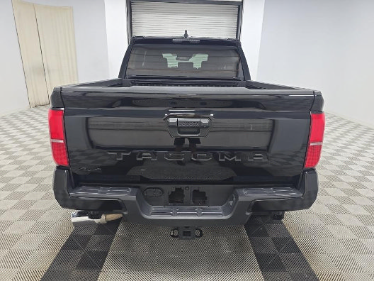 Used 2024 Toyota Tacoma TRD Off-Road AWD/4WD image 5