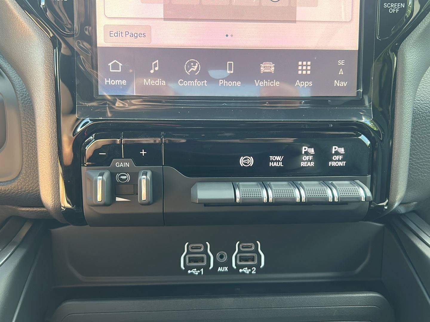 New 2026 RAM 3500 Big Horn AWD/4WD image 35