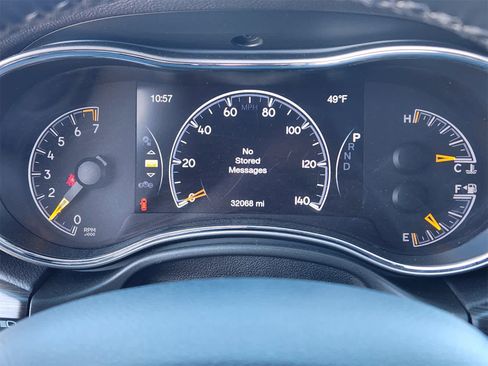 Used 2020 Jeep Grand Cherokee Laredo w/ 18" Wheel & 8.4" Radio Group image 12