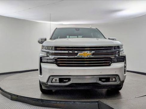 Used 2022 Chevrolet Silverado 1500 High Country w/ Technology Package image 12