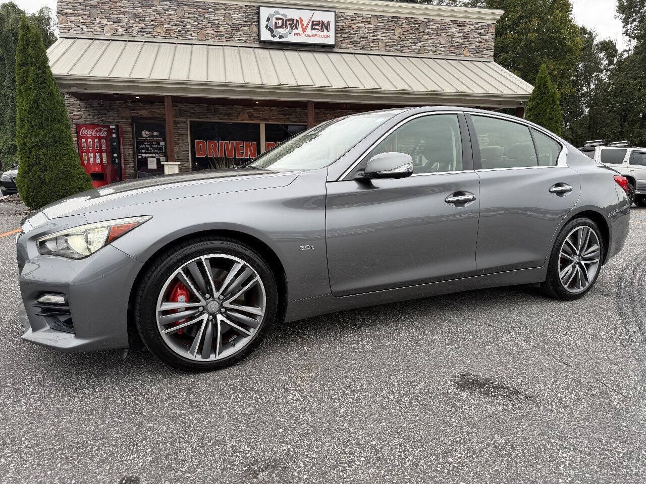 Used 2017 INFINITI Q50 Sport AWD/4WD image 1