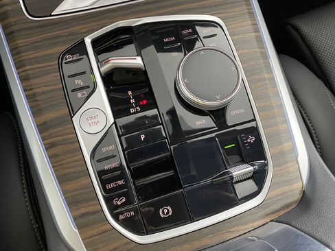 Certified 2024 BMW X5 xDrive50e w/ Premium Package image 21