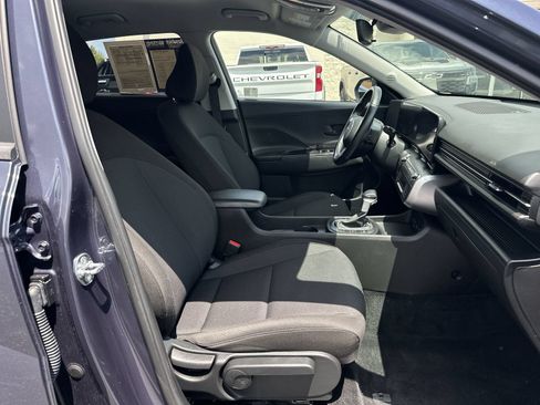 Used 2025 Hyundai Kona SEL FWD image 22