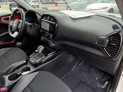 Used 2023 Kia Soul GT-Line FWD image 17