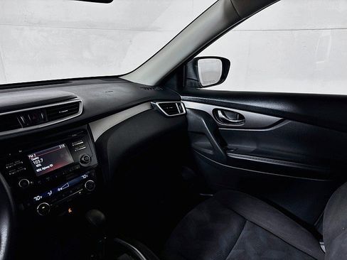 Used 2016 Nissan Rogue SV AWD/4WD image 22