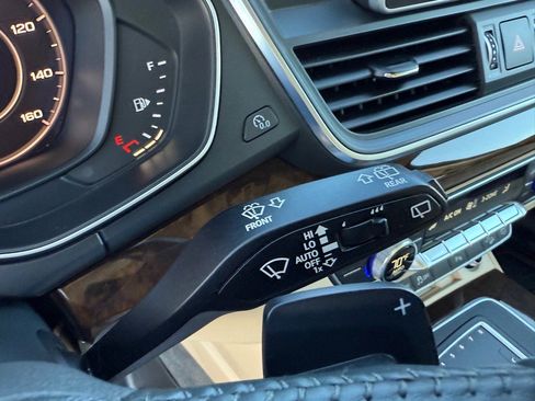 Used 2018 Audi Q5 2.0T Premium Plus w/ Premium Plus Package image 34