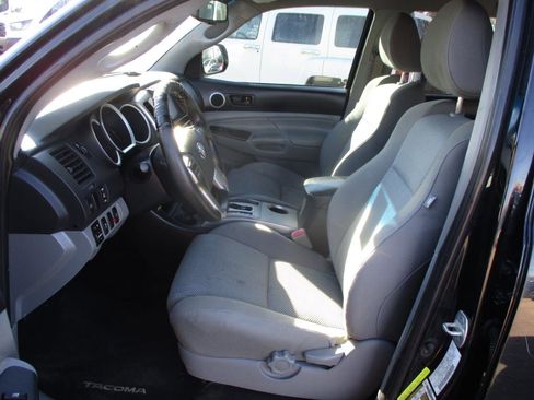 Used 2013 Toyota Tacoma 4x4 Double Cab w/ TRD Sport Pkg image 8