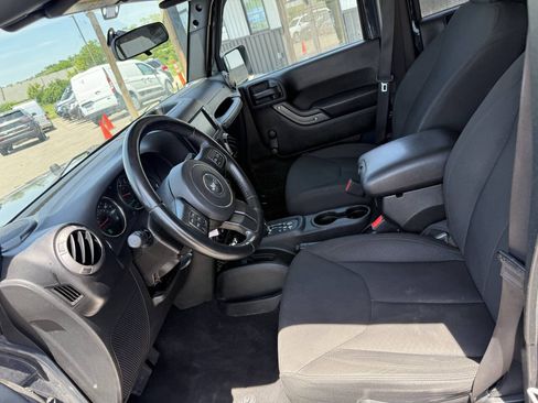 Used 2017 Jeep Wrangler Unlimited Sport AWD/4WD image 19