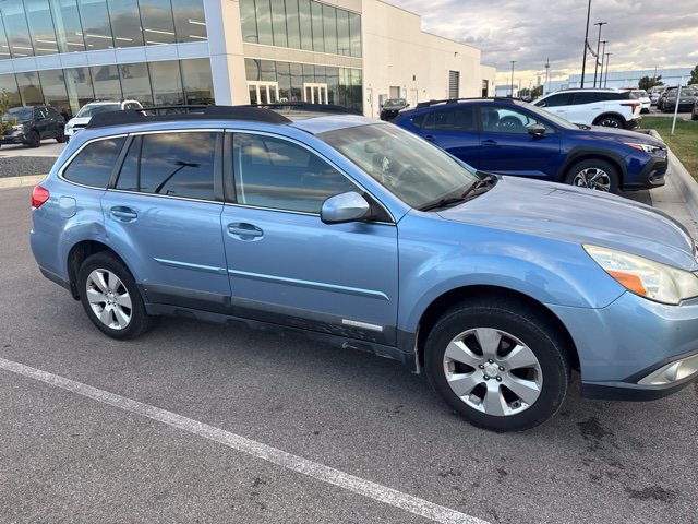 Used 2012 Subaru Outback 2.5i Premium AWD/4WD image 2