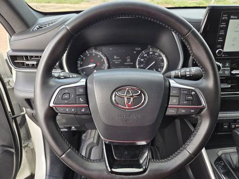 Used 2021 Toyota Highlander XSE image 22