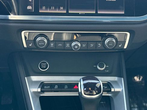 Used 2024 Audi Q3 2.0T Premium image 16