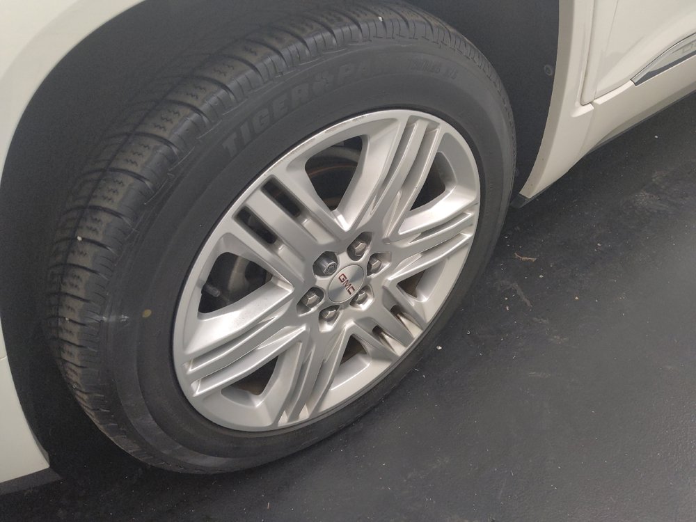 Used 2020 GMC Acadia Denali w/ Technology Package FWD image 31