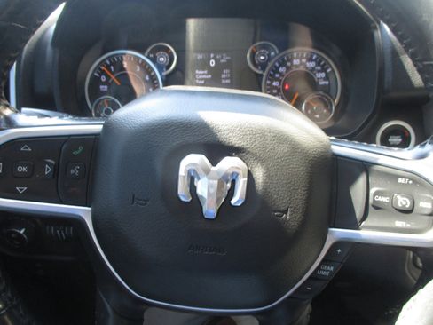 Used 2019 RAM 1500 Big Horn image 23