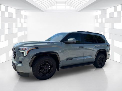 Used 2025 Toyota Sequoia Platinum w/ TRD Off-Road Package AWD/4WD image 3