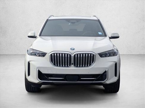 New 2026 BMW X5 xDrive50e image 5
