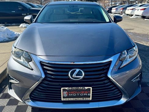 Used 2016 Lexus ES 350 w/ Navigation System Package image 4