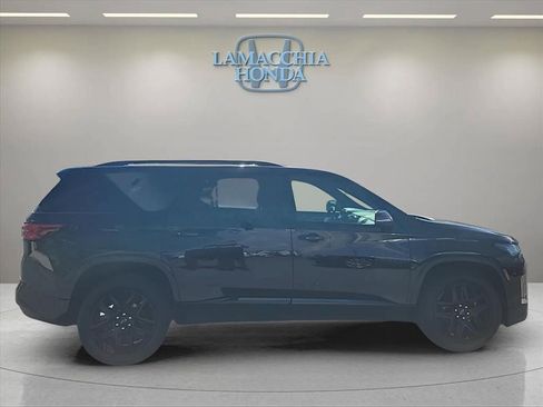 Used 2023 Chevrolet Traverse Premier w/ Redline Edition AWD/4WD image 6
