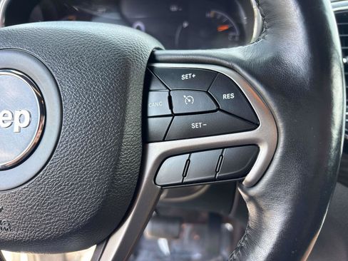 Used 2019 Jeep Grand Cherokee Altitude AWD/4WD image 20
