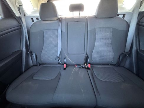 Used 2025 Kia Sportage LX image 37