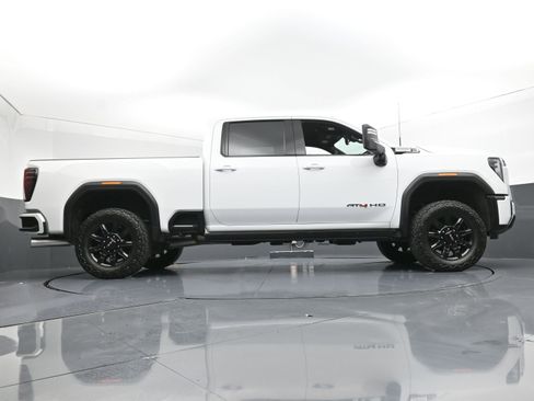 Used 2024 GMC Sierra 2500 AT4 w/ AT4 Premium Plus Package image 28