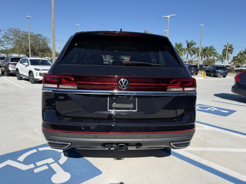 New 2026 Volkswagen Atlas SE image 4