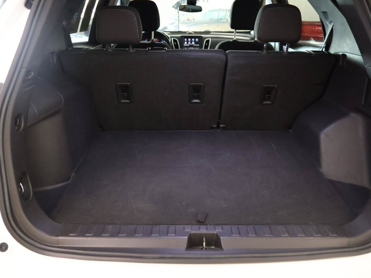Used 2024 Chevrolet Equinox LT FWD image 30