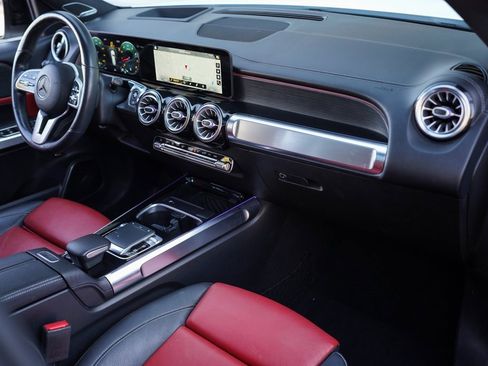 Used 2020 Mercedes-Benz GLB 250 GLB 250 image 22