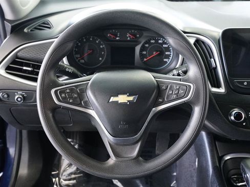 Used 2022 Chevrolet Malibu LT FWD image 16