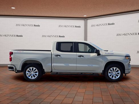 Used 2026 Chevrolet Silverado 1500 Custom AWD/4WD image 8