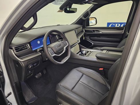 New 2026 Jeep Grand Wagoneer L Limited AWD/4WD image 11